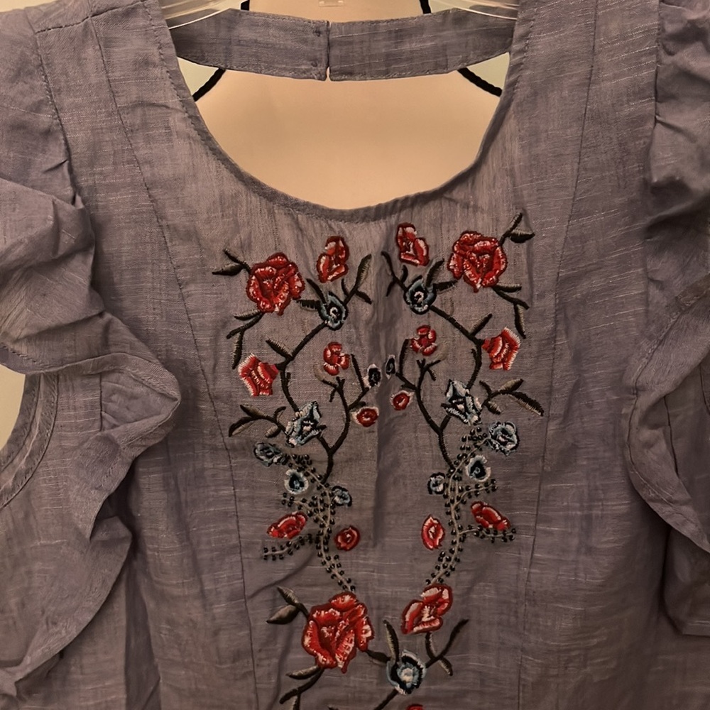 Embroidered Top With Open Back - image 2